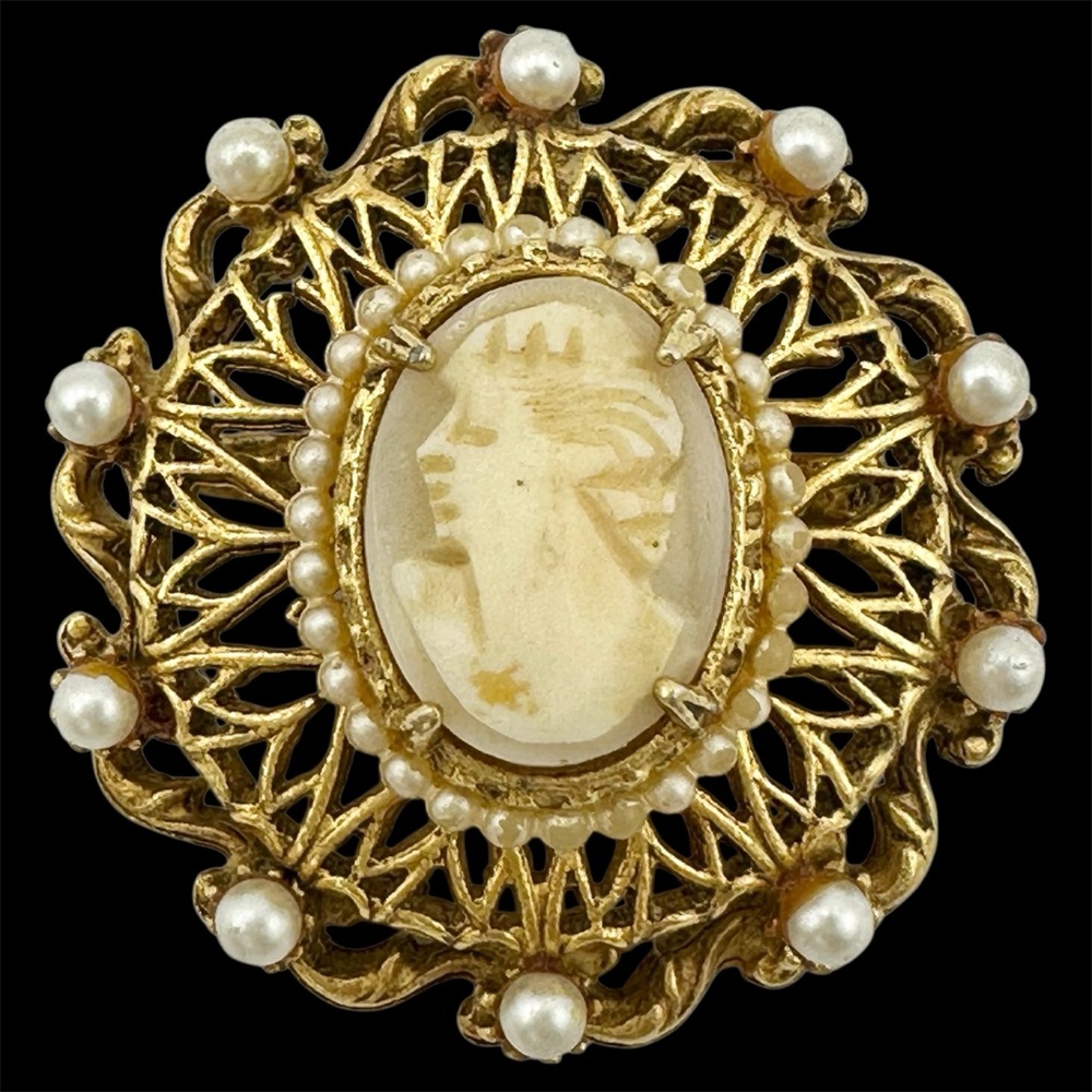 Florenza Signed Carved Shell Cameo Brooch Pendant